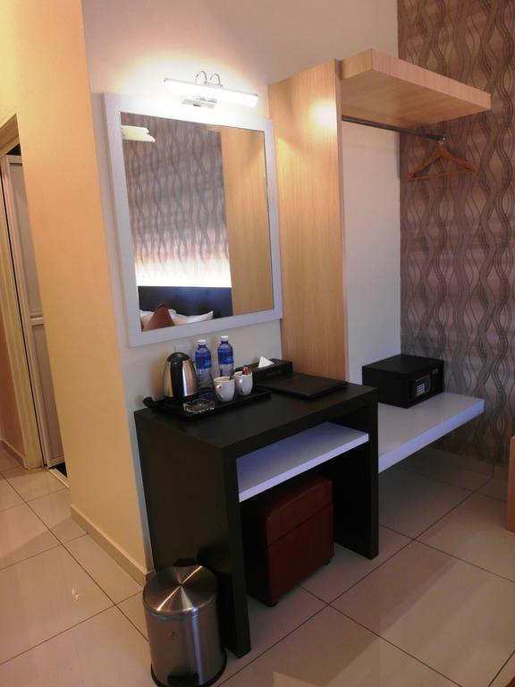 Supreme Hotel Malakka Oda fotoğraf